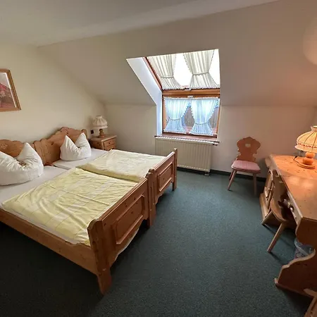 Almenrausch Hotel Neukirchen (Erzgebirgskreis)