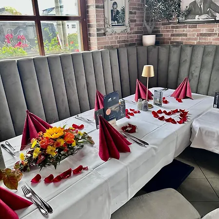 Hotel Almenrausch Neukirchen (Erzgebirgskreis)
